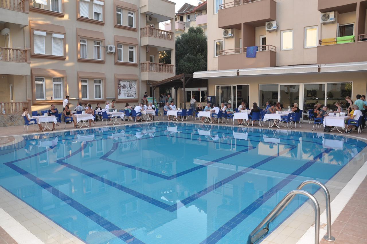Helios Hotel Side Exterior foto